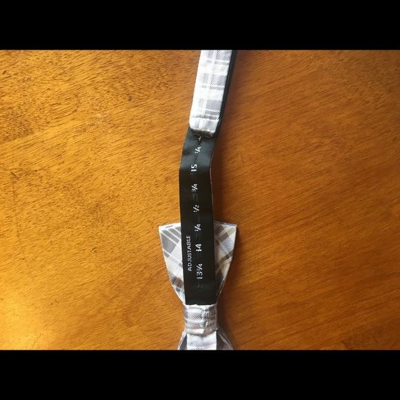 Silver and White Adjustable Bowtie - Picture 2 of 2